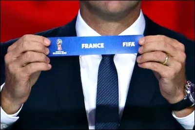 Quel groupe a été attribué à la France lors du tirage au sort à Moscou le 1er décembre 2017 ?