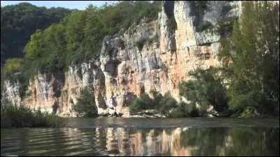 Habitant ou originaire du département du Lot, en France.