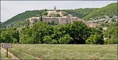 Nous commençons notre balade en Provence-Alpes-Côte-d'Azur, à Banon. Village de l'arrondissement de Forcalquier, où l'on produit du fromage et de la lavande, il se situe dans le département ...