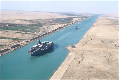 En quelle année la crise du canal de Suez a-t-elle opposé l'Égypte à la France, au Royaume-Uni et à Israël ?