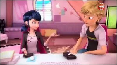 Dans "Le Gamer", Marinette a offert un bracelet à Adrien. 
Combien de perles jaunes ce bracelet comportait-il ?