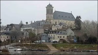 Nous commençons notre balade à Cantenay-Épinard. Ville Angevine, elle se situe en région ...