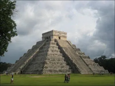 La pyramide de Chichen Itza se trouve au Mexique dans la pninsule du Yucatan. Mais quel peuple l'a construite ?