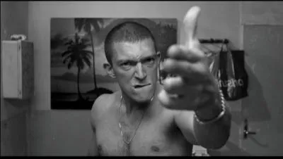 Dans 'La Haine', quel personnage imite Vincent Cassel devant son miroir dans une scne culte ?