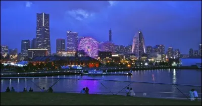 Cette grande ville portuaire japonaise, peuplée de 3 millions d'habitants, au bord de la baie de Tokyo, c'est :