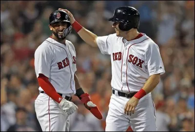 Les Red Sox est une franchise de baseball qui joue en Ligue majeure. 
Dans quelle ville se situe cette franchise ?