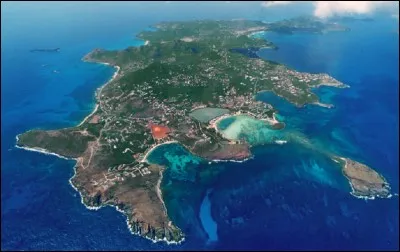 Sur l'île de Saint-Barthélemy, combien de monuments sont inscrits comme monuments historiques ?