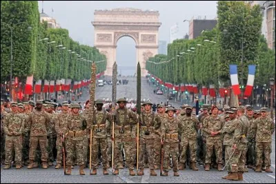 Par qui sont dirigées les Armées ?