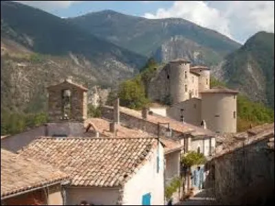 Notre balade quotidienne commence à La Charce. Petit village Drômois de 35 habitants, il se situe en région ...