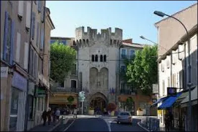 Dans quel département de la région Provence-Alpes-Côte-d'Azur se situe la ville de Manosque ?