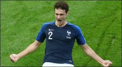 Dans quel club, Benjamin Pavard a-t-il commencé sa carrière professionnelle ?