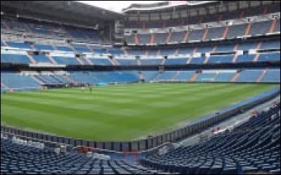 Où se trouve ce stade ?
Ville d'une capacité de 280 630 habitants, capitale de la choucroute.