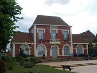 Cette nouvelle balade du week-end commence dans les Hauts-de-France, à Annay. Ville de la communaupole Lens-Liévin, elle se situe dans le département ...