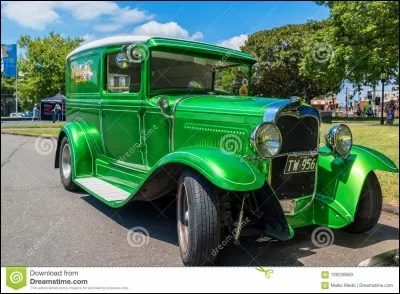 De quelle couleur est cette voiture ?