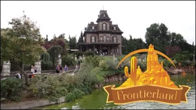 Quel attraction ne se trouve pas à Frontierland ?