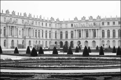 Sur cette photo, on y voit le château de...