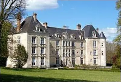 Notre balade dominicale commence au château de Villeray, à Condeau. Ancienne commune Ornaise, elle se situe en région ...