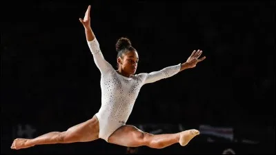 Quel est le nom de cette gymnaste ?