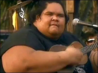 Israel Kamakawiwo'ole reprend ''Over the Rainbow''. Quelle actrice l'avait chanté dans ''Le Magicien d'Oz'' en 1939 ?