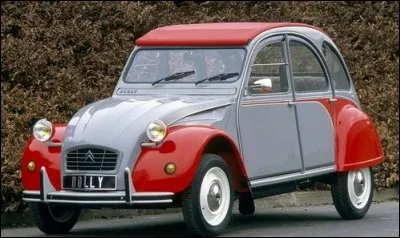 D'abord facile, de quelle marque est cette voiture ?