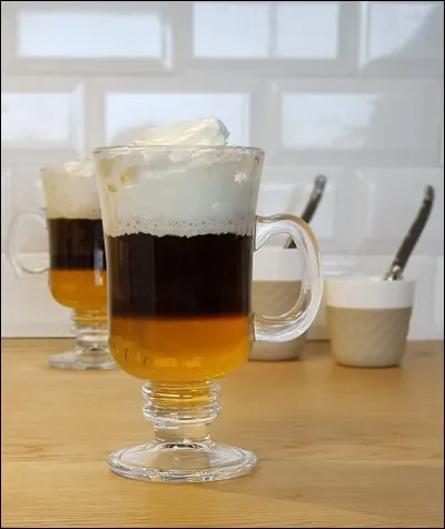 Généralement, qu'est-ce qui fait que de l'Irish Coffee est "Irish" ?