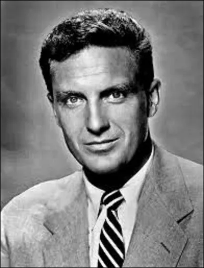 Né le 13 janvier à Los Angeles, Robert Stack est un acteur, sportif et animateur de télévision. Il joua durant sa carrière dans plus de 40 films dont ''Écrit sur du vent'' en 1956, réalisé par Douglas Sirk. Resté célèbre comme l'inspecteur Eliot Ness dans une série policière qui dura de 1959 à 1963, pour lequel il obtiendra un Emmy Award en 1960, quel est le titre de ce feuilleton ?