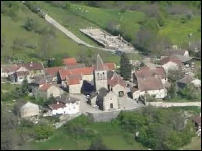 Notre balade commence à Bénonces. Village Aindinois, au pied du mont Frioland, il se situe en région ...