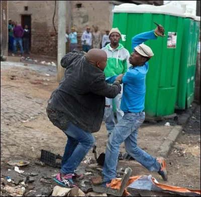 Si tu vois quelqu'un se faire agresser dans la rue, que fais-tu ?