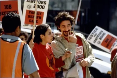 "Bread and roses" (littéralement du pain et des roses) est un film réalisé par Ken Loach avec Adrian Brody. L'action tirée d'un événement réel se passe à Los Angeles, dans quel milieu professionnel ?