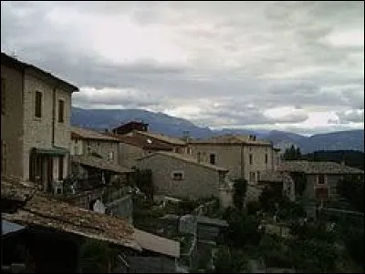 Notre balade du week-end commence dans la Drôme, à Barnave. Nous sommes en région ..