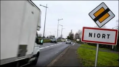 On commence par la spécialité de Niort, qui est ...