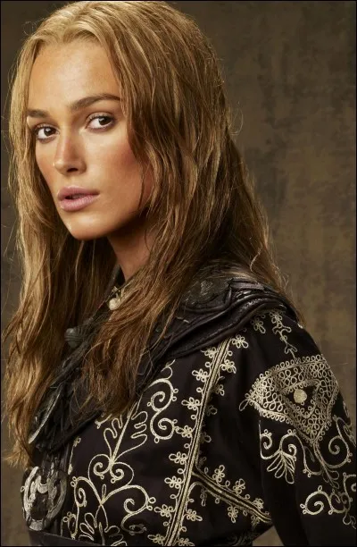 Quel personnage est amoureux de Elizabeth Swann ?