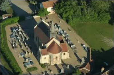 Notre balade commence à Aubigny. Village Bourbonnais, il se situe en région ...