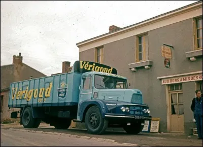 L'entreprise a été fondée par Georges Richart en 1900 ; elle a produit, dans son usine de Puteaux, des voitures puis uniquement des poids lourds. Elle a été rachetée par Simca en 1952 et ensuite intégrée au groupe Fiat. C'est ...