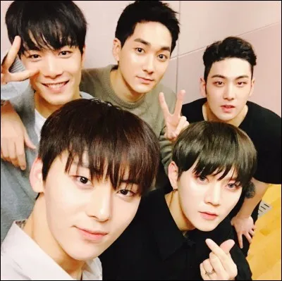 Quelle chanson vient du groupe NU'EST ?