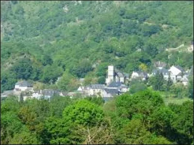 Nous commençons notre balade en Occitanie, à Agos-Vidalos. Commune de l'arrondissement d'Argelès-Gazost, elle se situe dans le département ...