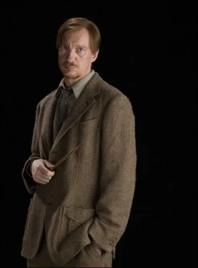 Dans "Harry Potter et le Prisonnier D'Azkaban", qui est en fait, le Professeur Lupin ?