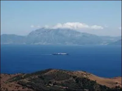 Le détroit de Gibraltar me sépare du Maroc.