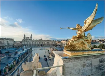 Dans quelle ville la place Stanislas se situe-t-elle ?