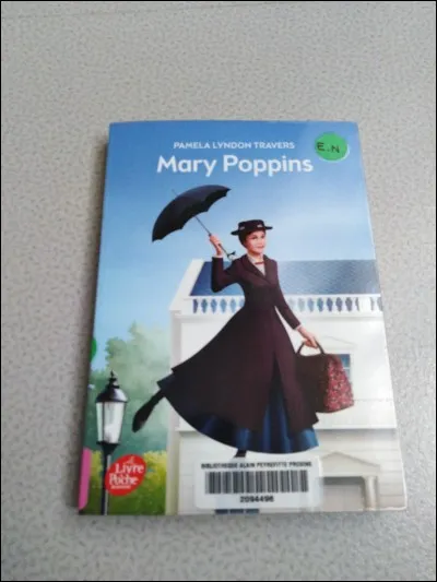 En quelle année Walt Disney a-t-il sorti le film "Marry Poppins" ?