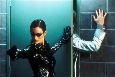 Qui joue Trinity dans Matrix ?