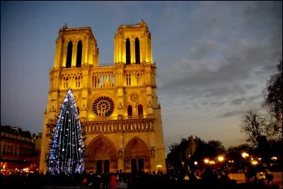 Hier 15 avril 2019, quel drame a subi la célèbre cathédrale Notre-Dame de Paris ?