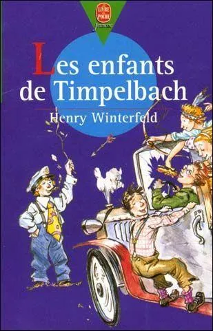 Qui est le chef des enfants du village dans le livre ?