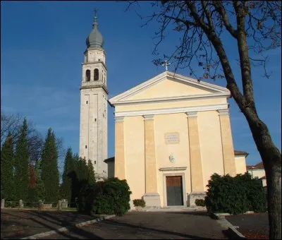 Dans quel pays se situe Paderno del Grappa ?