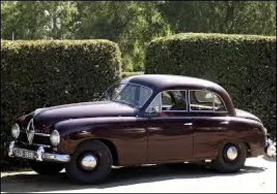 Voici la Hansa 1500, une voiture allemande. Quel constructeur associez-vous à ce modèle ?