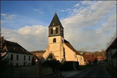 Nous commençons notre balade dominicale devant l'église Saint-Martin de Chennegy. Commune Auboise, elle se situe en région ...