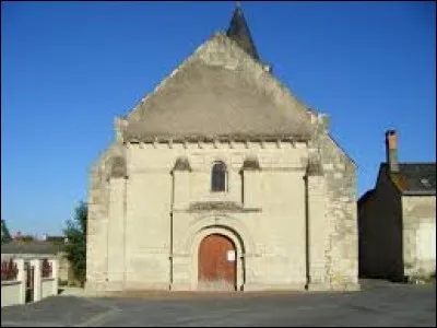 Nous commençons cette nouvelle balade dans les Pays-de-la-Loire, à Antoigné. Nous sommes dans le département ...