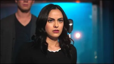 Où habitait Veronica avant d'arriver à Riverdale ?