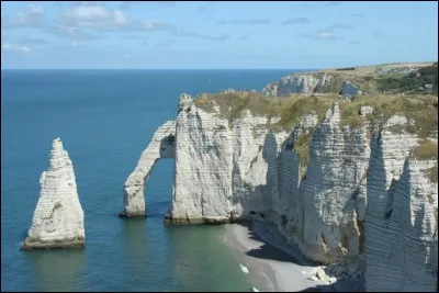 Dans quel département, peut-on admirer les falaises d'Etretat ?