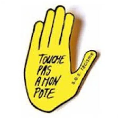 Lors de quelle décennie SOS Racisme a-t-il lancé le slogan "Touche pas à mon pote" ?